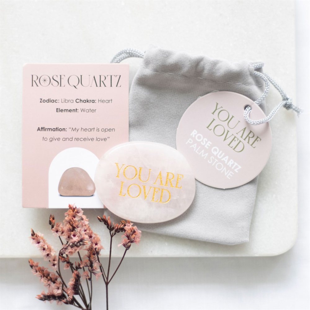 Something Different - You Are Loved Rose Quartz Palm Stone Kristal - Roze